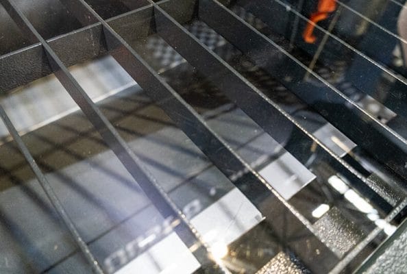 Integrated Plasma Cutting Downdraught Bench - Image 1